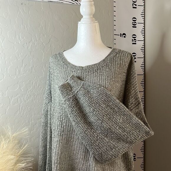EVERYBODY Talks gray crewneck long sleeved sweater oversized boxy runs big SZ S - Picture 2 of 12